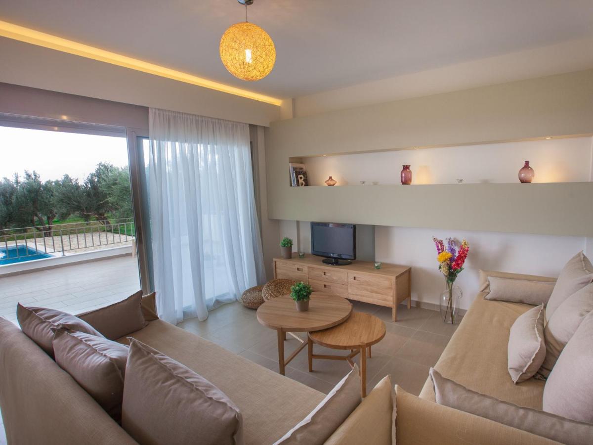 Abelia Luxurious Villas Finikounta Room photo