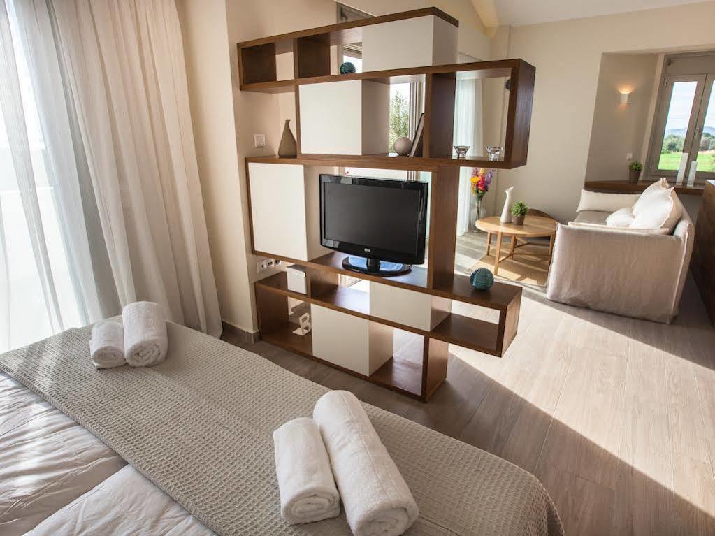 Abelia Luxurious Villas Finikounta Exterior photo