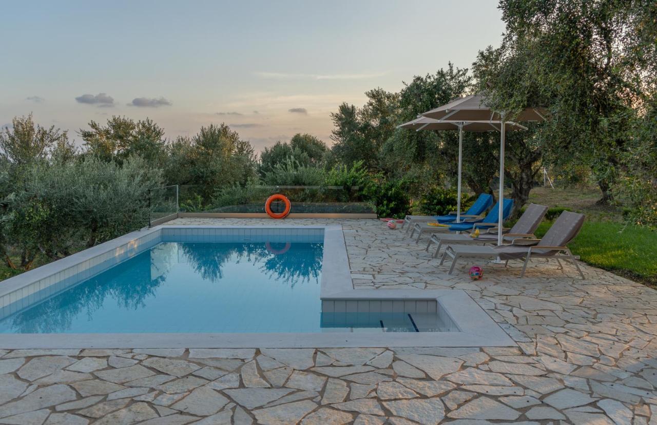 Abelia Luxurious Villas Finikounta Exterior photo