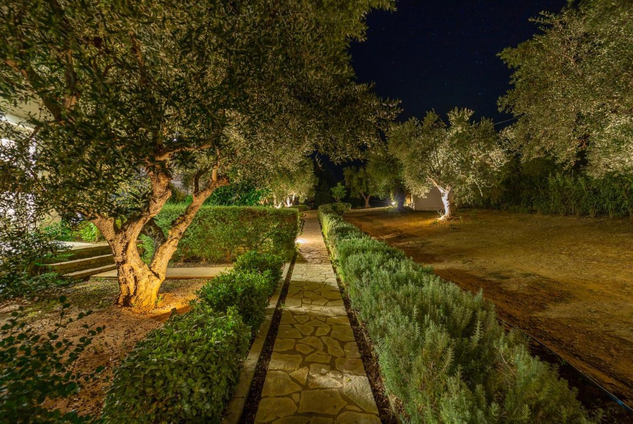 Abelia Luxurious Villas Finikounta Exterior photo